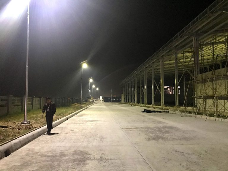 Solar led street light all in one