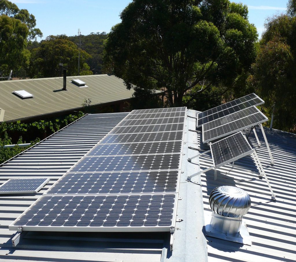 cómo limpiar los paneles solares