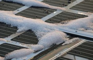 ¿Funcionan las luces solares en invierno?