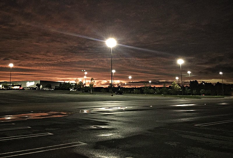 solar parking lot light